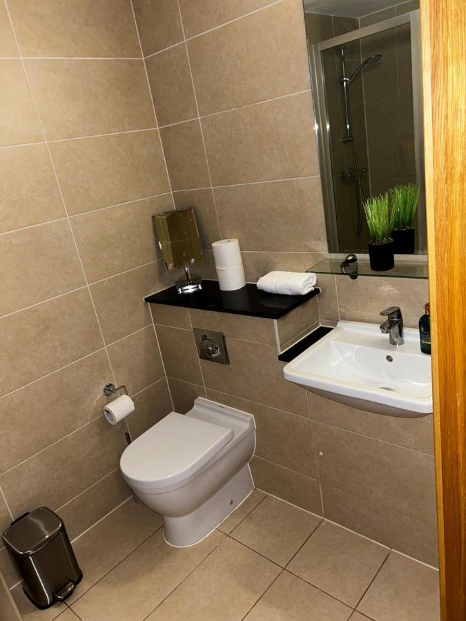 Spacious 3-Bed 3-Bath Luxury Apartment With Balcony Hyde Park London Exteriör bild