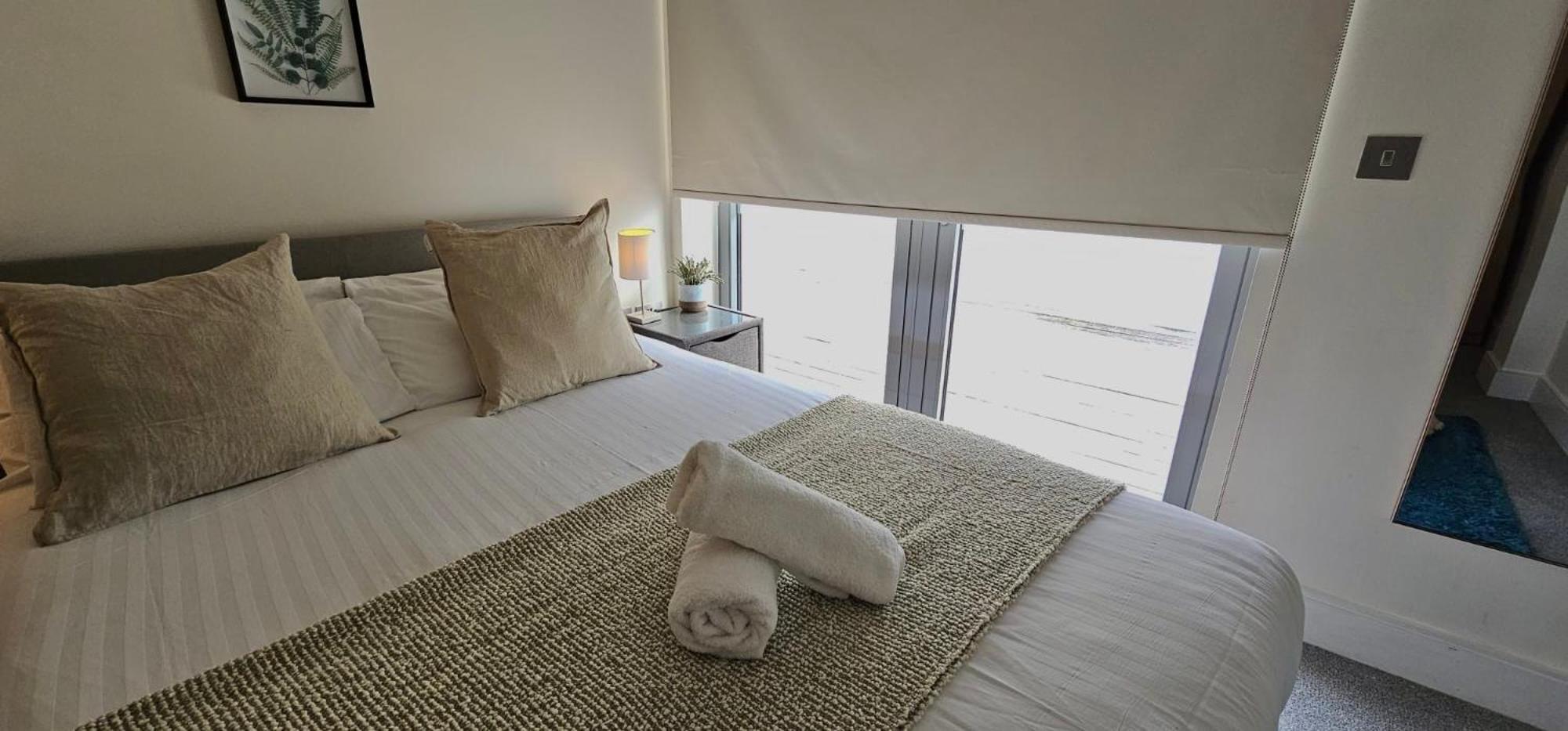 Spacious 3-Bed 3-Bath Luxury Apartment With Balcony Hyde Park London Exteriör bild