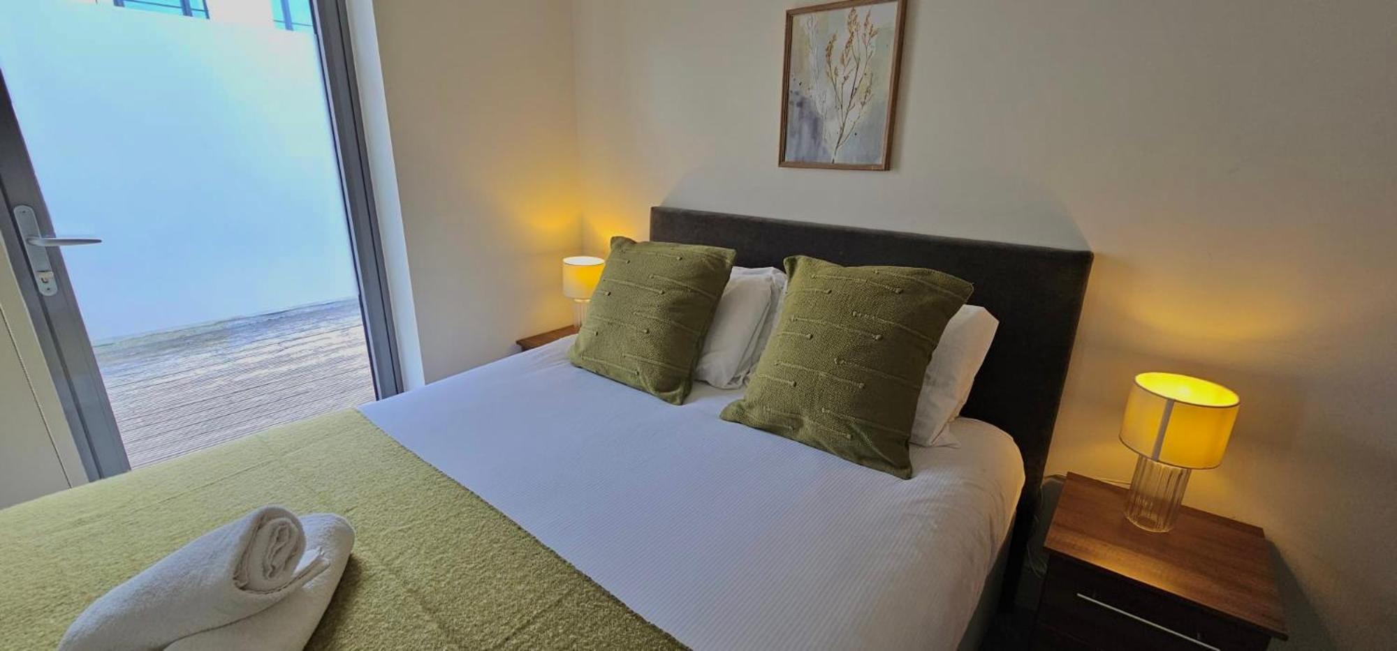 Spacious 3-Bed 3-Bath Luxury Apartment With Balcony Hyde Park London Exteriör bild