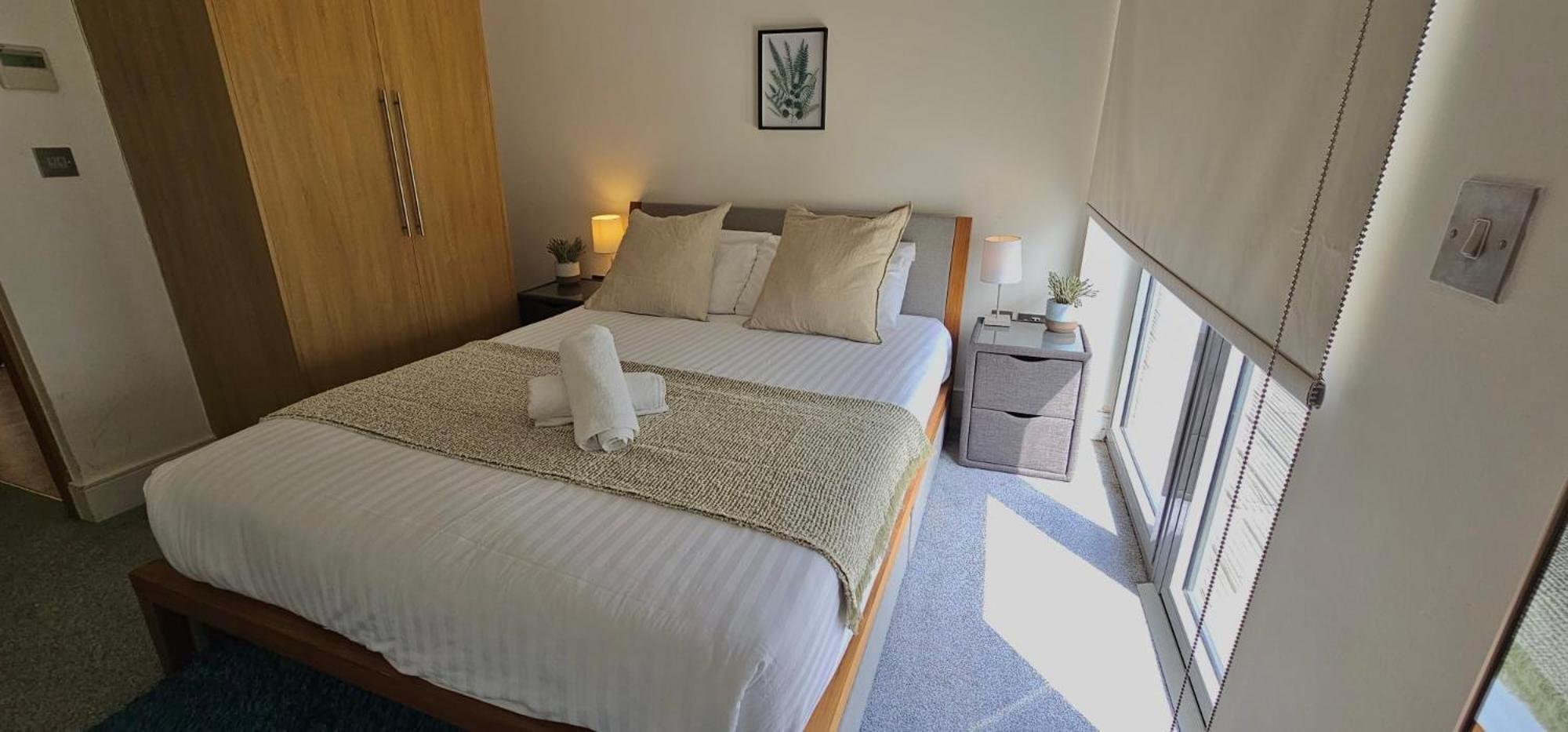 Spacious 3-Bed 3-Bath Luxury Apartment With Balcony Hyde Park London Exteriör bild