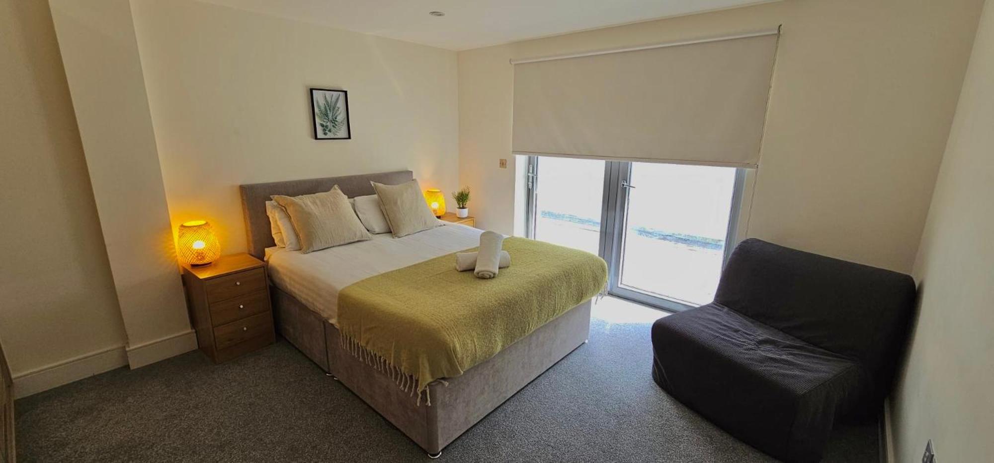 Spacious 3-Bed 3-Bath Luxury Apartment With Balcony Hyde Park London Exteriör bild